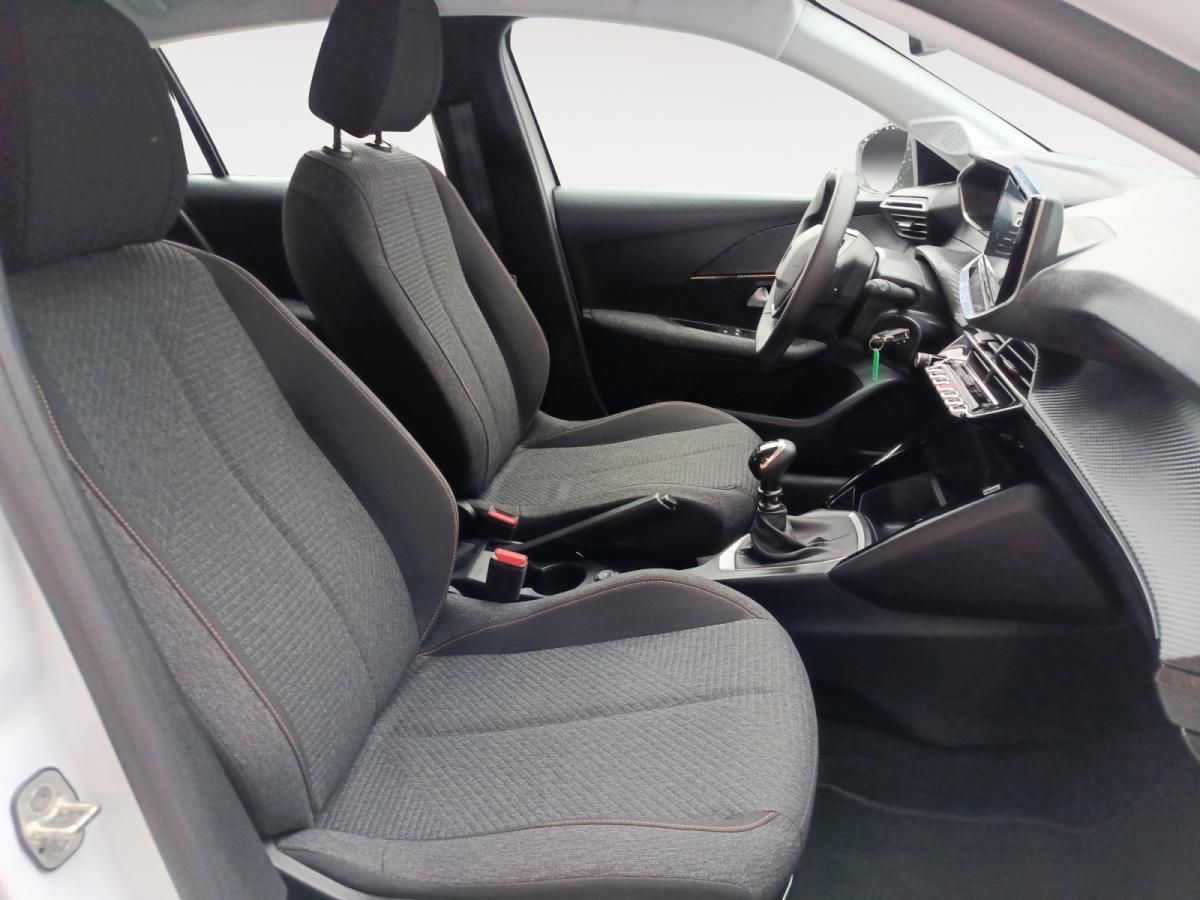 peugeot-208-2025-gasolina-1199cc