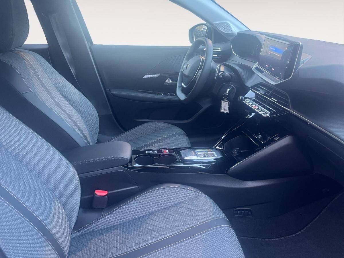 peugeot-208-2025-gasolina-1199cc