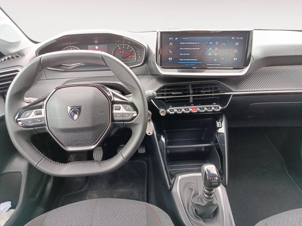 peugeot-208-2025-gasolina-1199cc
