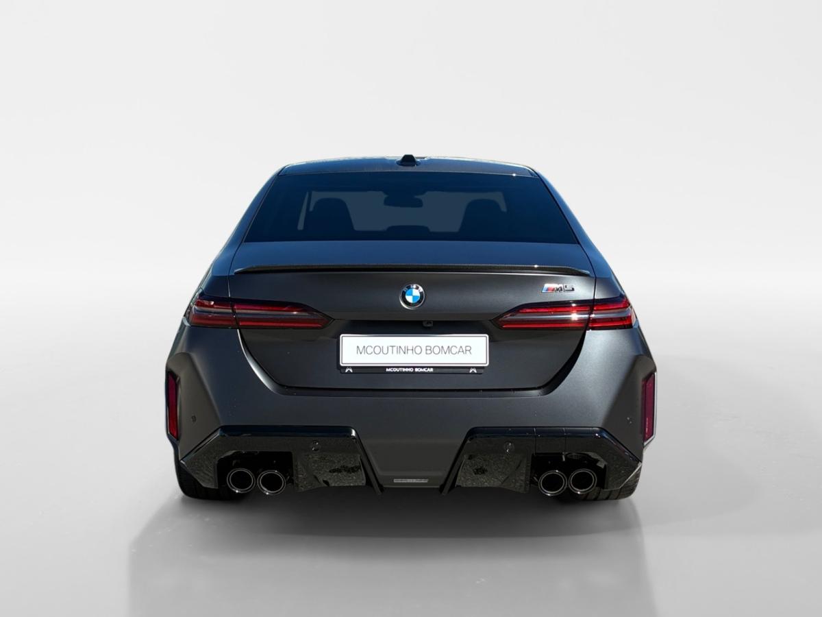 bmw-serie-5-2026-hibrido-a-gasolina-4395cc