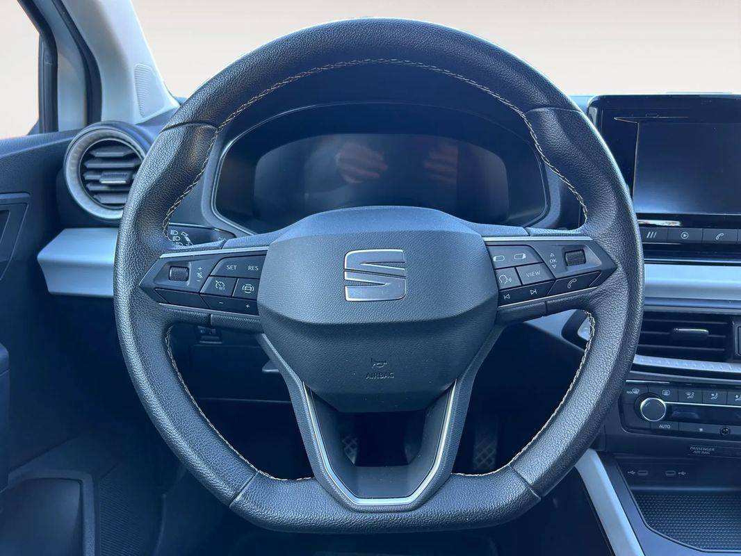 seat-arona-2023-gasolina-999cc
