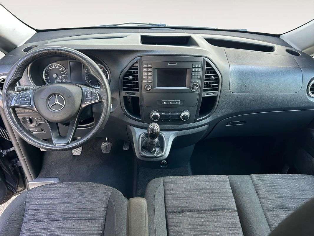 mercedes-benz-vito-2019-diesel-1950cc