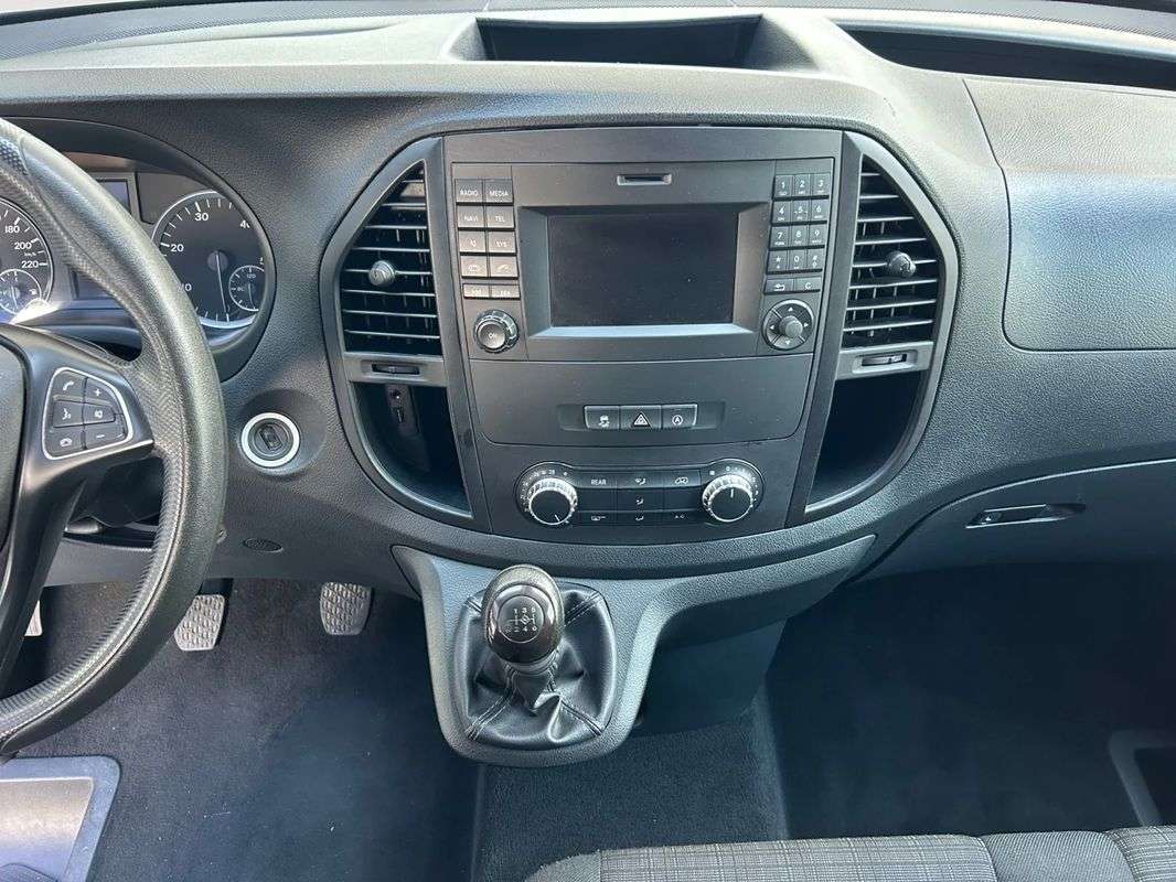 mercedes-benz-vito-2019-diesel-1950cc