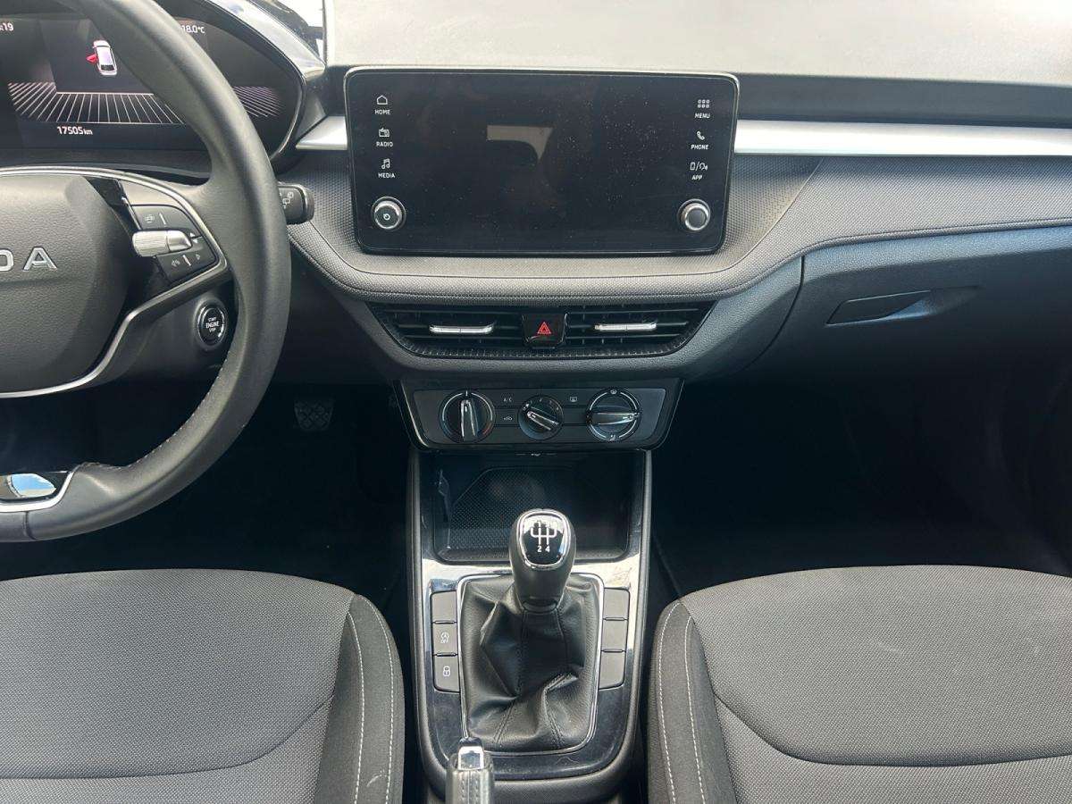 skoda-fabia-2025-gasolina-999cc