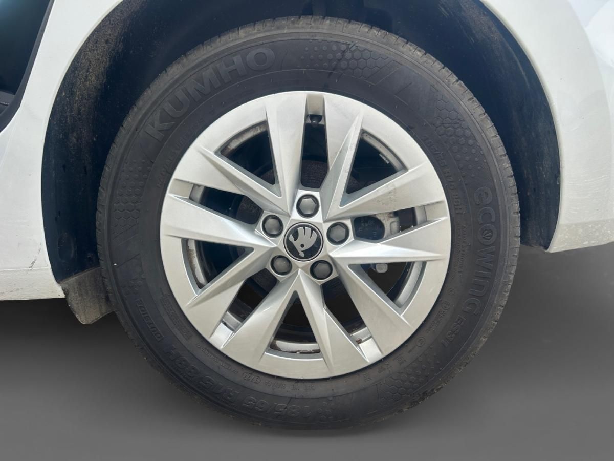 skoda-fabia-2025-gasolina-999cc
