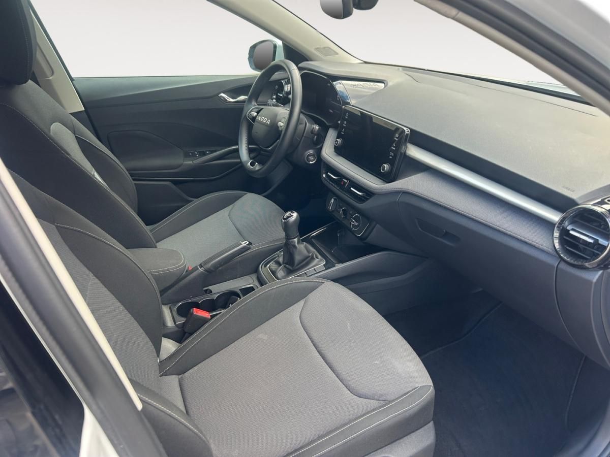 skoda-fabia-2025-gasolina-999cc