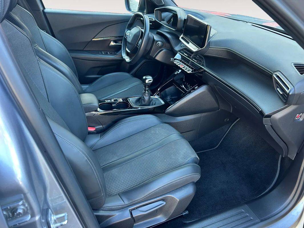 peugeot-2008-2023-gasolina-1199cc