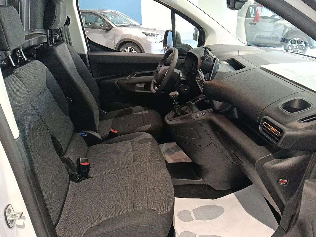 citroen-berlingo-2025-diesel-1499cc