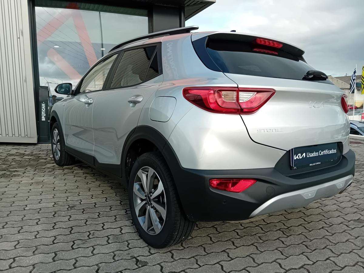 kia-stonic-2025-gasolina-1197cc