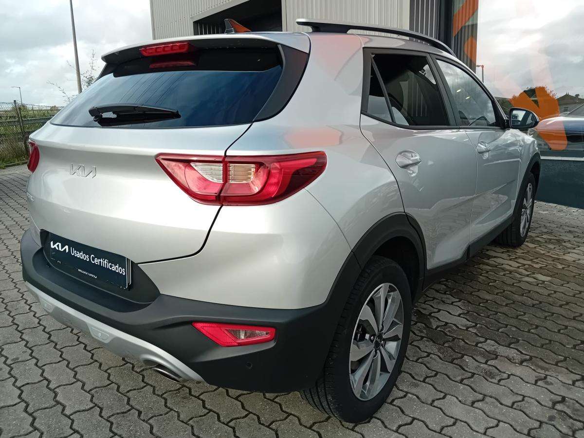 kia-stonic-2025-gasolina-1197cc