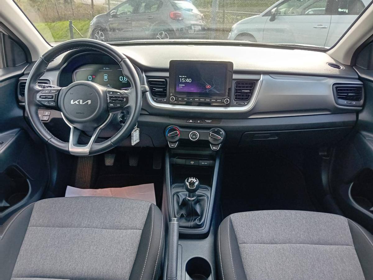kia-stonic-2025-gasolina-1197cc