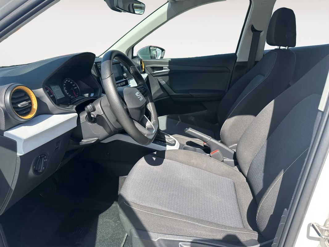seat-arona-2023-gasolina-999cc