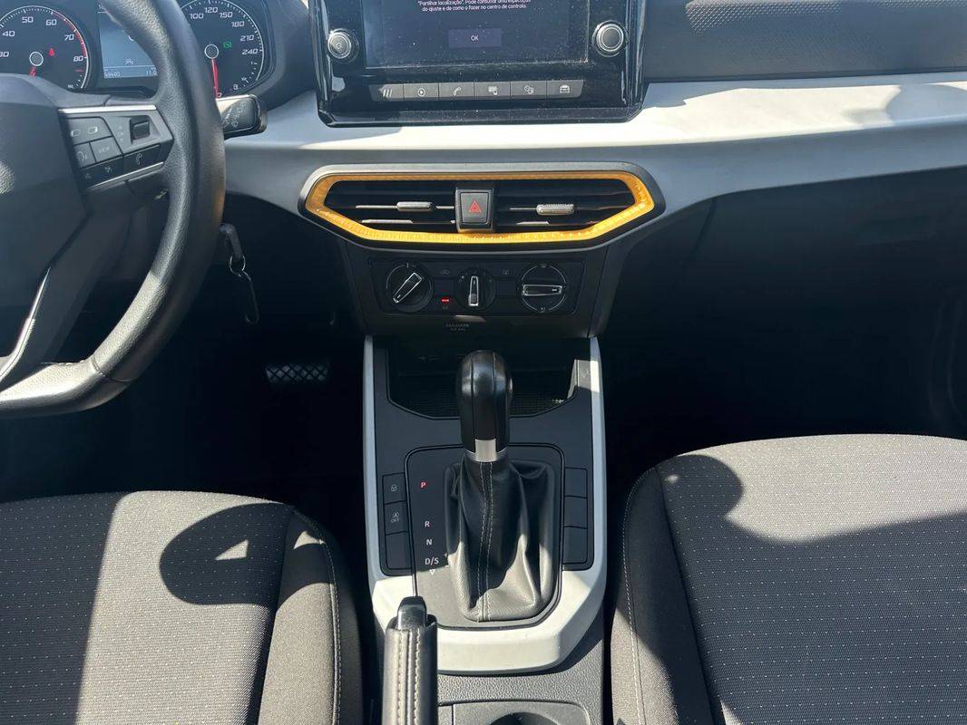 seat-arona-2023-gasolina-999cc