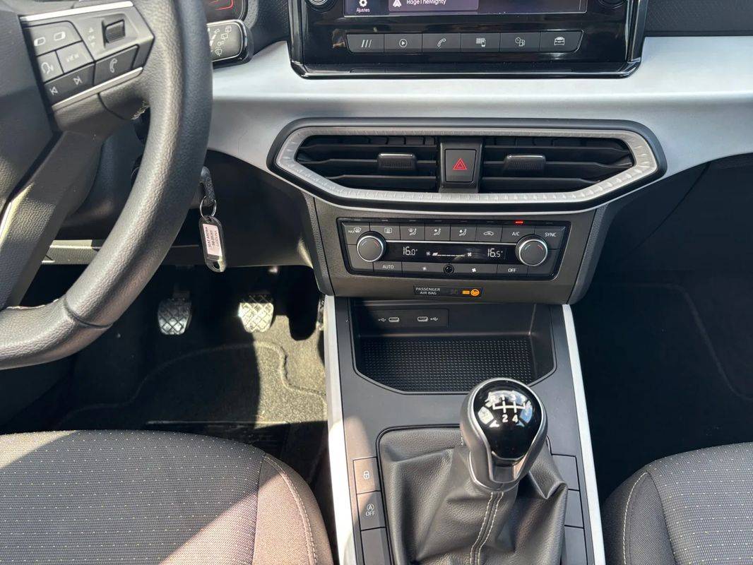 seat-arona-2023-gasolina-999cc