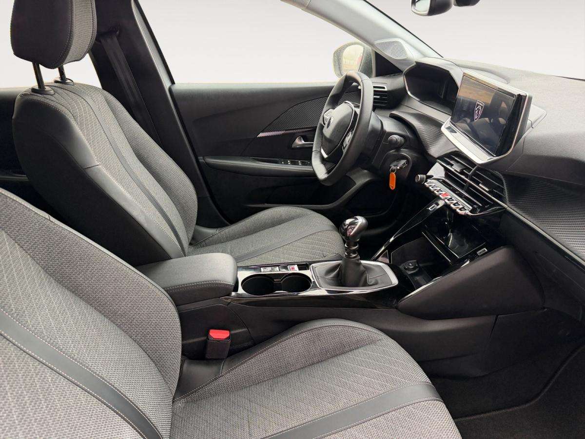 peugeot-208-2025-gasolina-1199cc