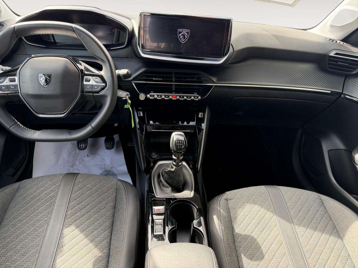 peugeot-208-2025-gasolina-1199cc