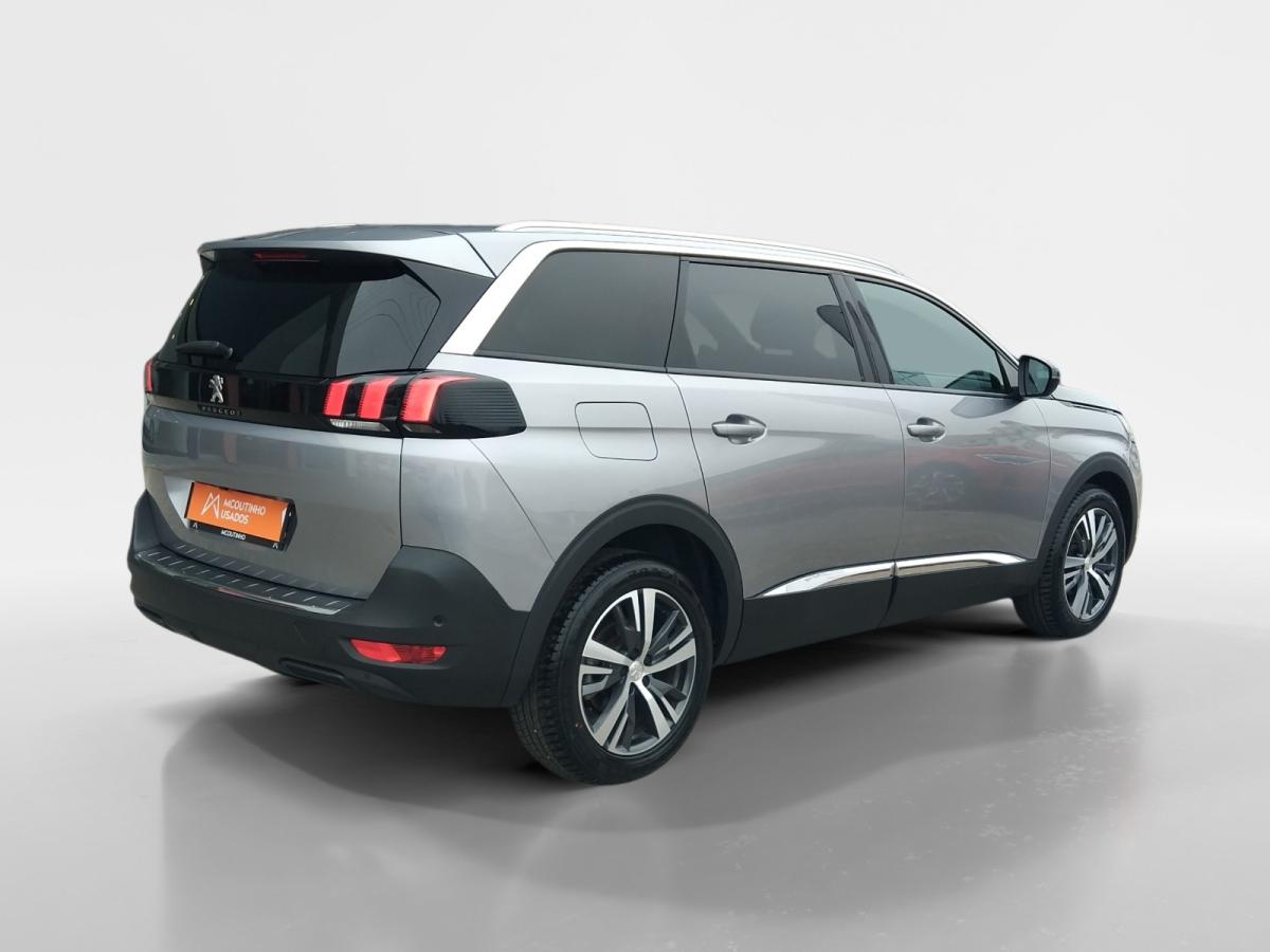 peugeot-5008-2023-gasolina-1199cc