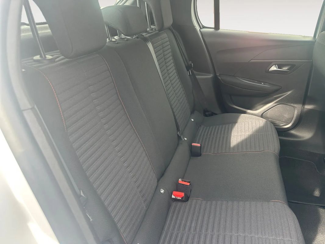 peugeot-208-2023-diesel-1499cc