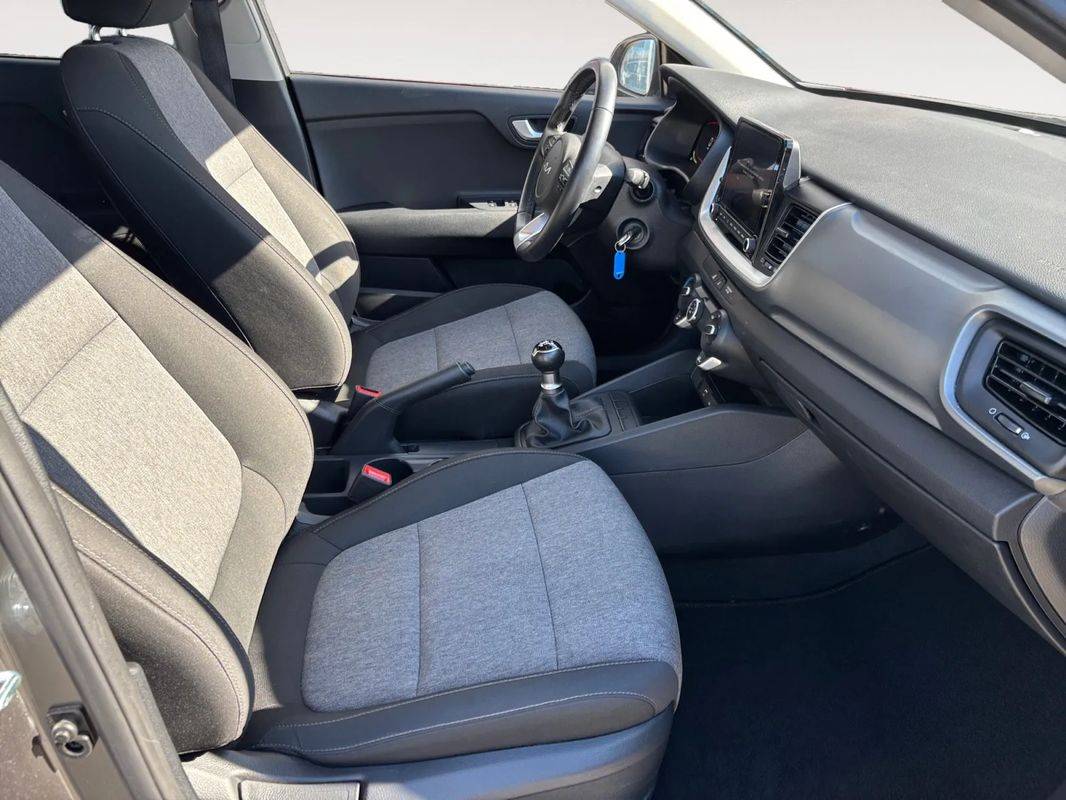 kia-stonic-2024-gasolina-1197cc