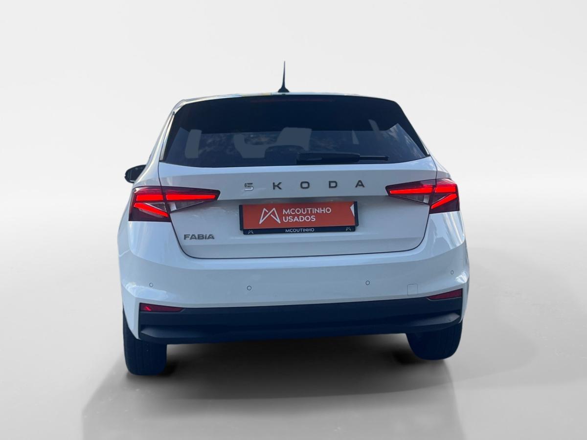 skoda-fabia-2025-gasolina-999cc