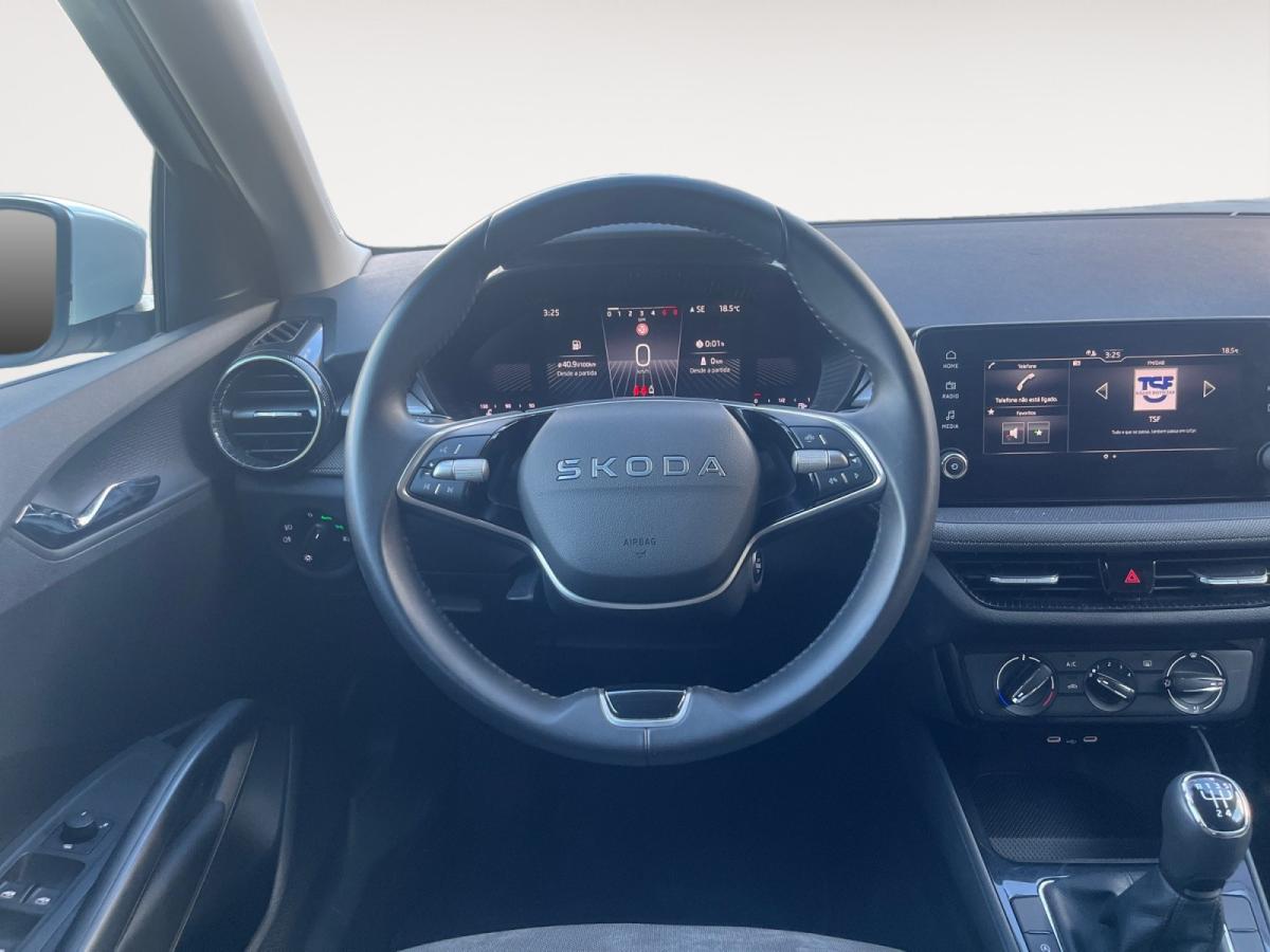 skoda-fabia-2025-gasolina-999cc