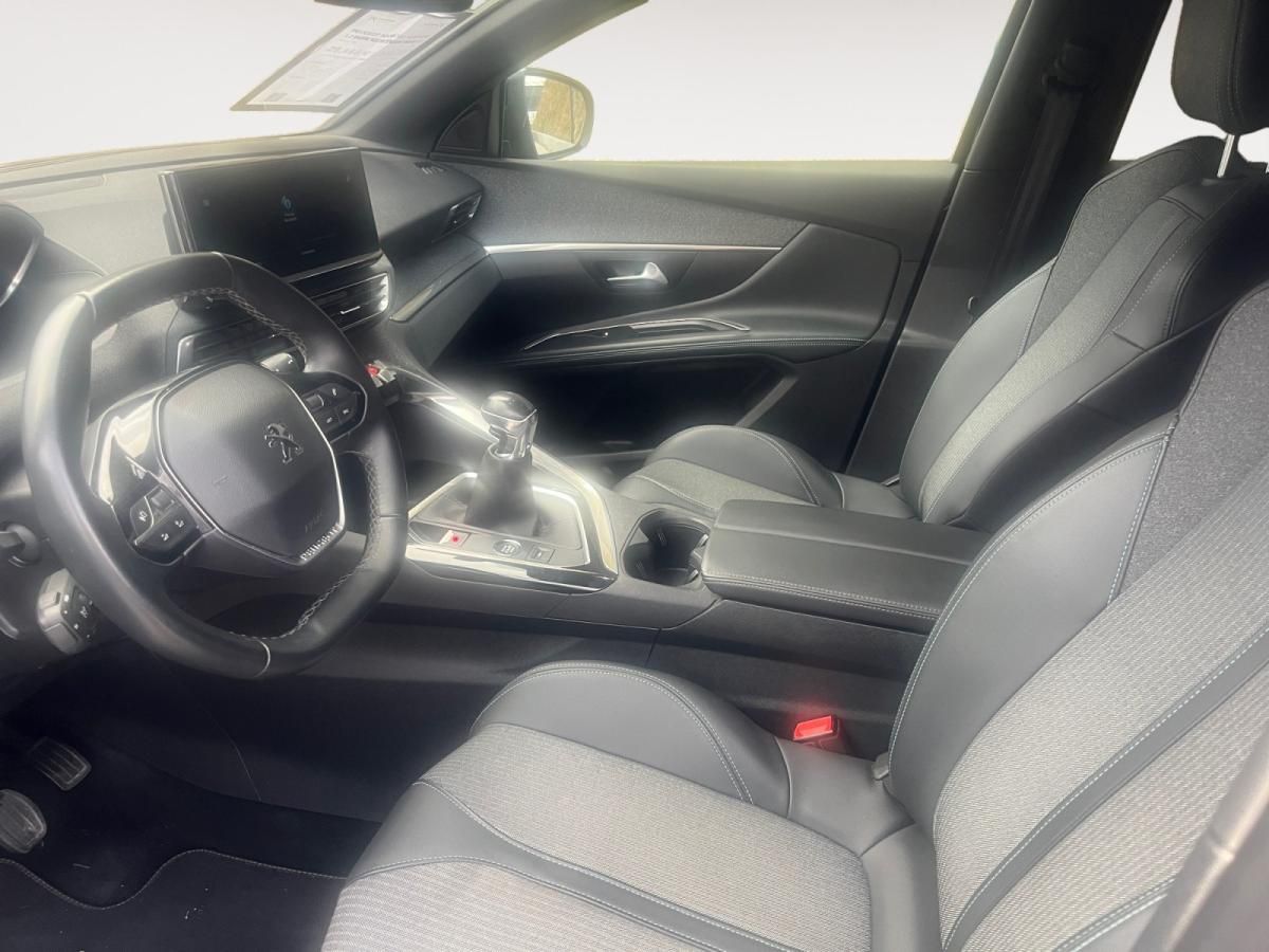 peugeot-5008-2023-gasolina-1199cc