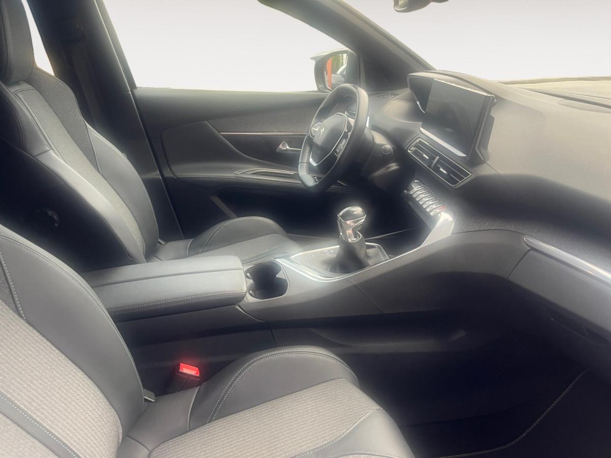 peugeot-5008-2023-gasolina-1199cc
