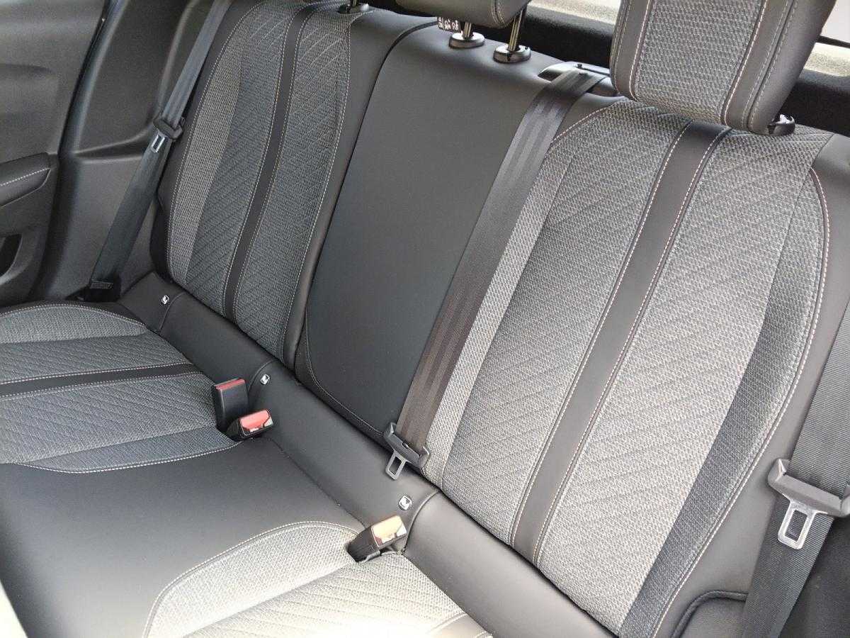 peugeot-208-2025-gasolina-1199cc