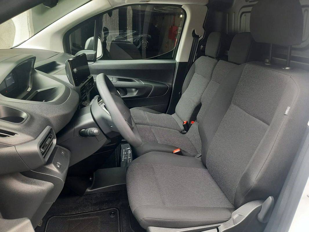 peugeot-partner-2025-diesel-1500cc