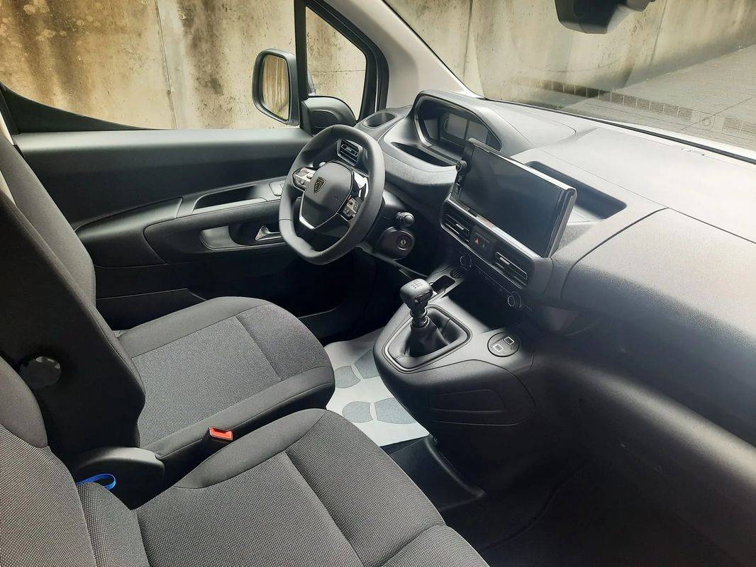 peugeot-partner-2025-diesel-1500cc