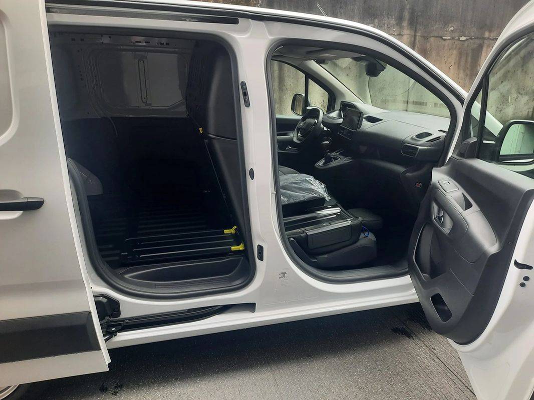 peugeot-partner-2025-diesel-1500cc