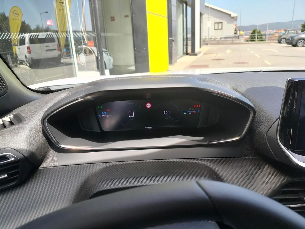 peugeot-2008-2024-gasolina-1199cc
