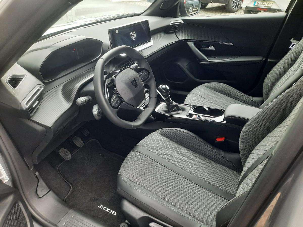 peugeot-2008-2025-gasolina-1199cc