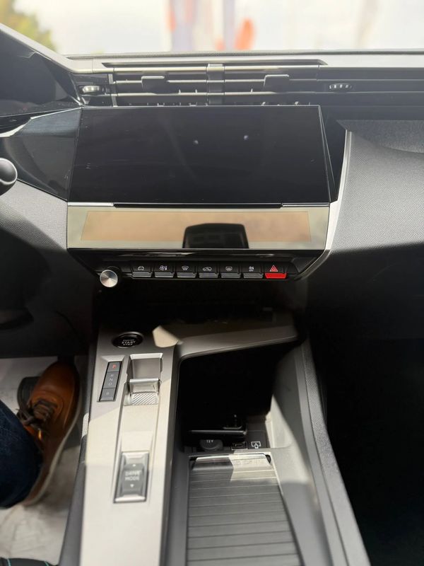 peugeot-e-308-2025-eletrico-0cc