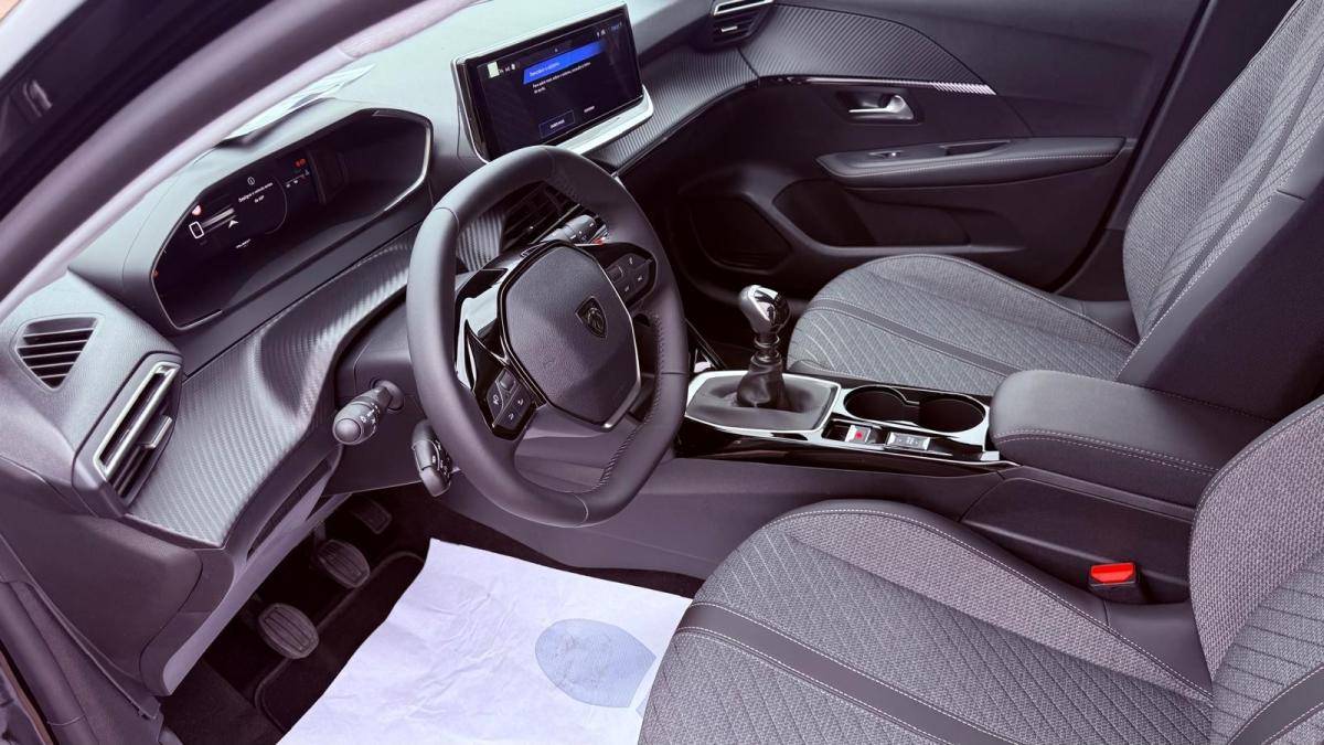 peugeot-208-2026-gasolina-1199cc