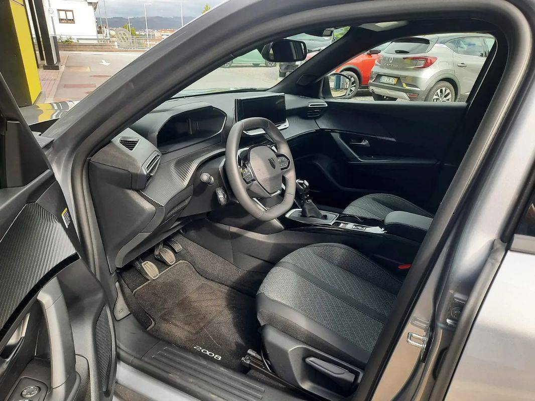 peugeot-2008-2025-gasolina-1199cc