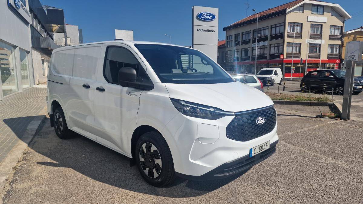 ford-transit-custom-2026-eletrico-0cc