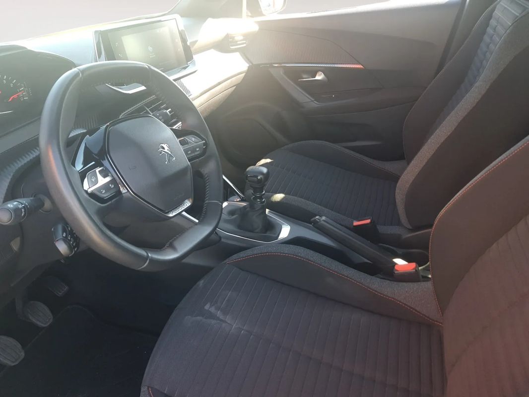 peugeot-2008-2023-gasolina-1199cc