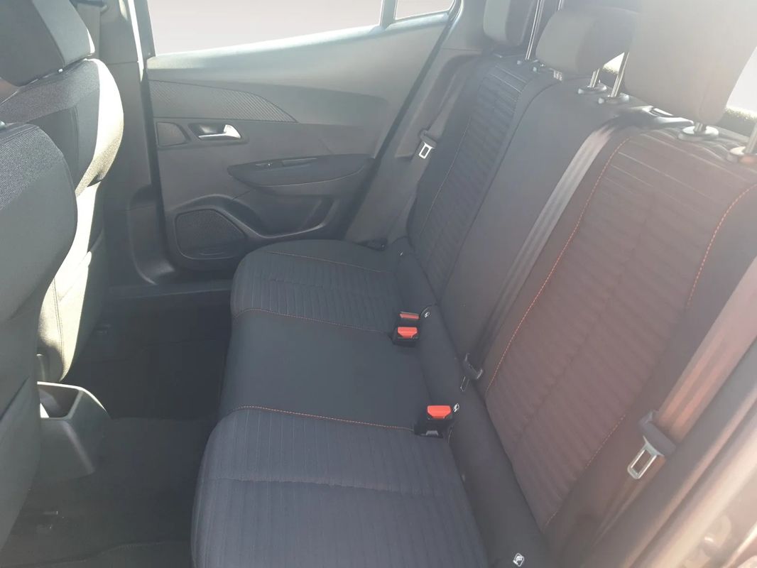 peugeot-2008-2023-gasolina-1199cc