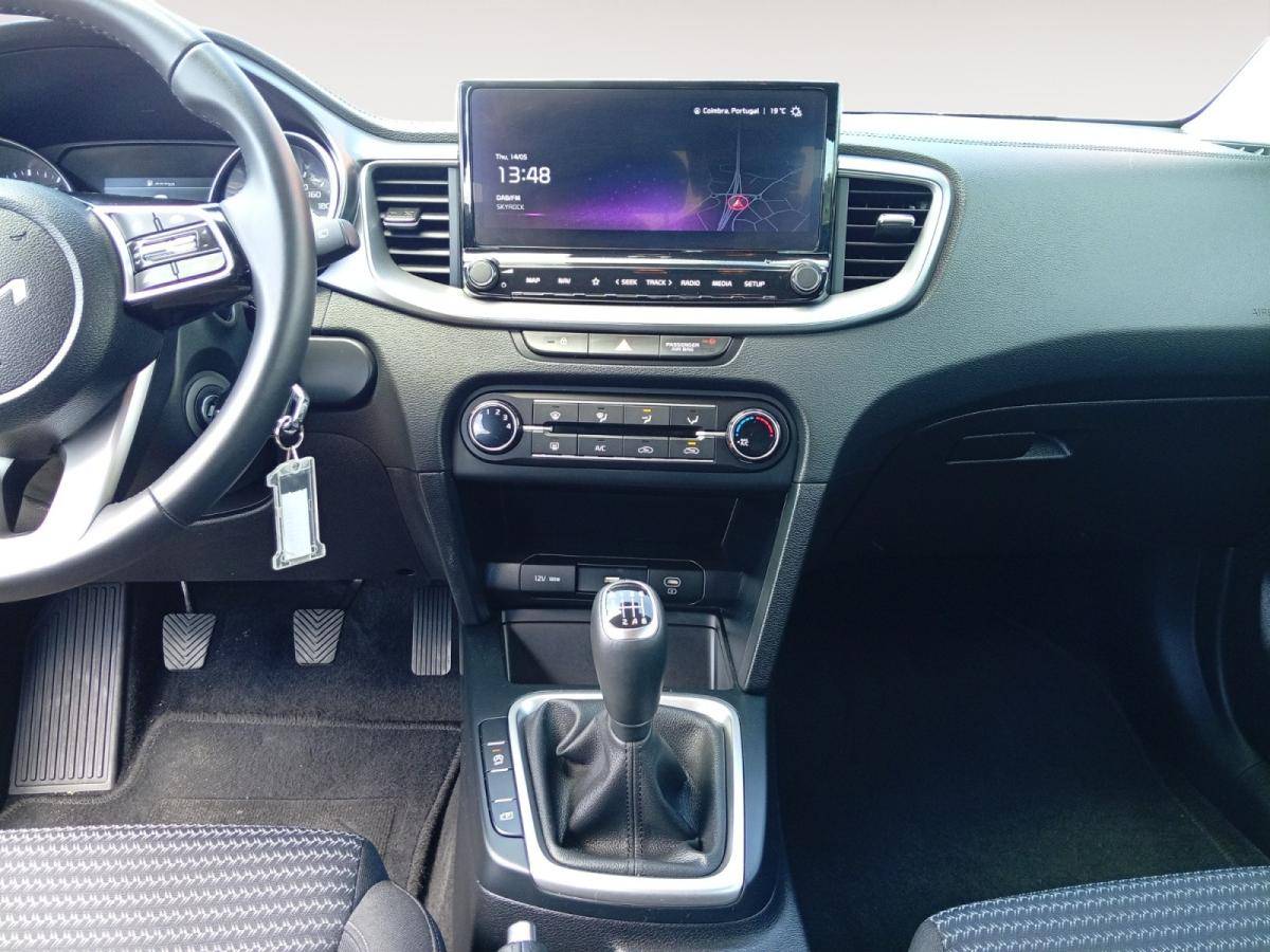 kia-xceed-2025-gasolina-998cc