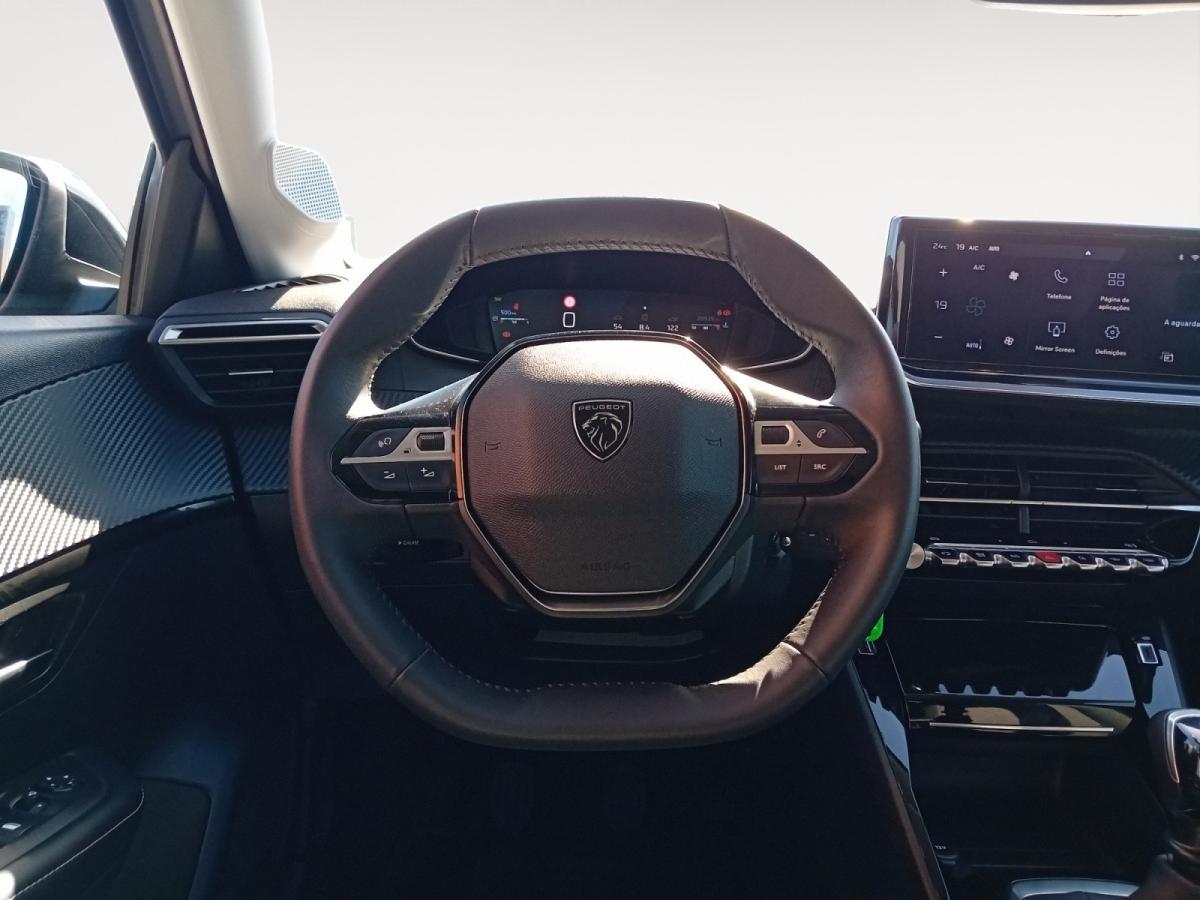 peugeot-208-2025-gasolina-1199cc