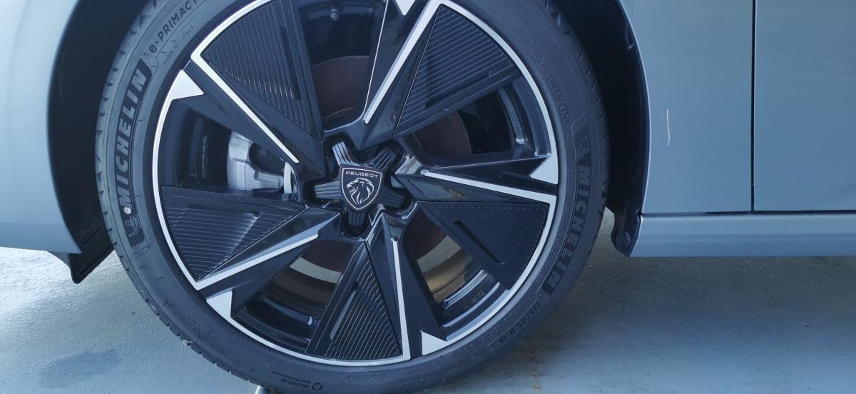 peugeot-e-308-2025-eletrico-0cc