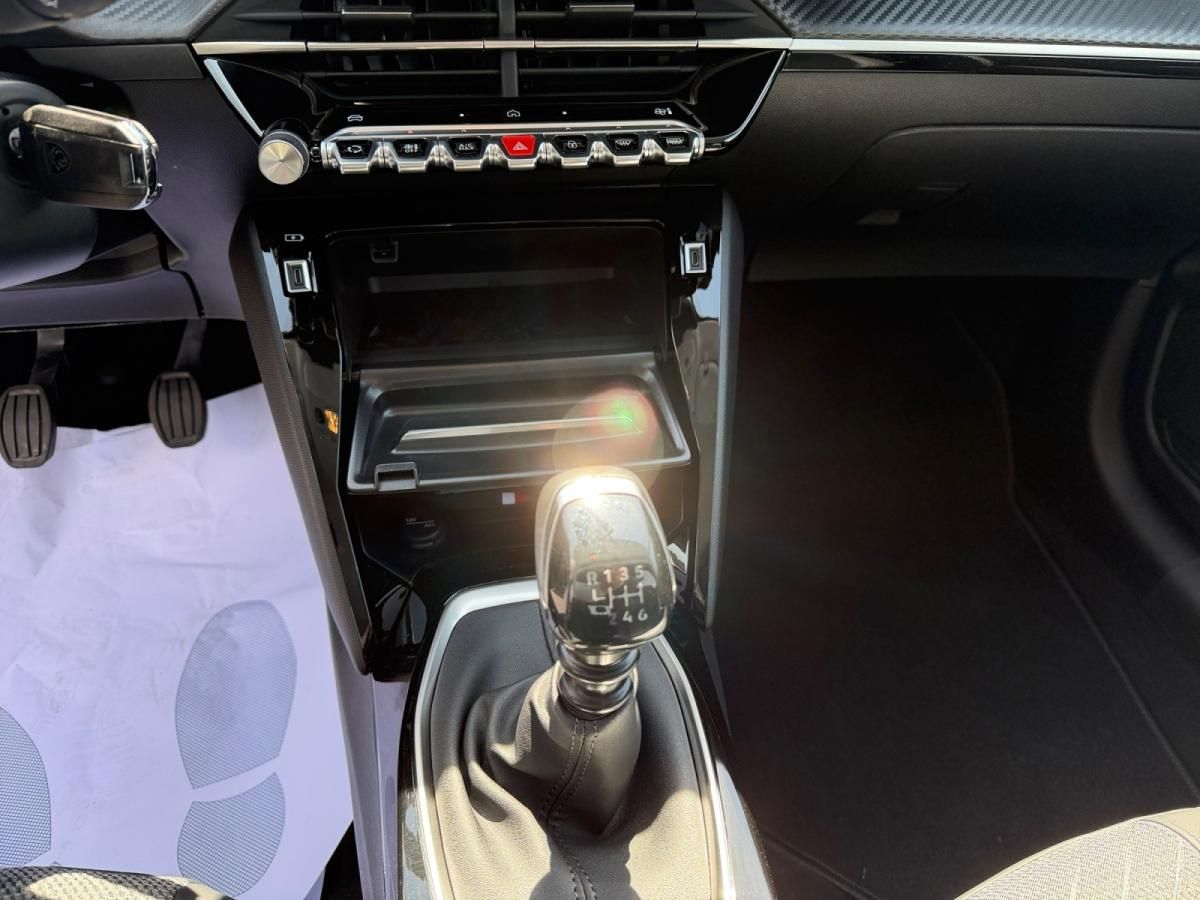 peugeot-208-2026-gasolina-1199cc