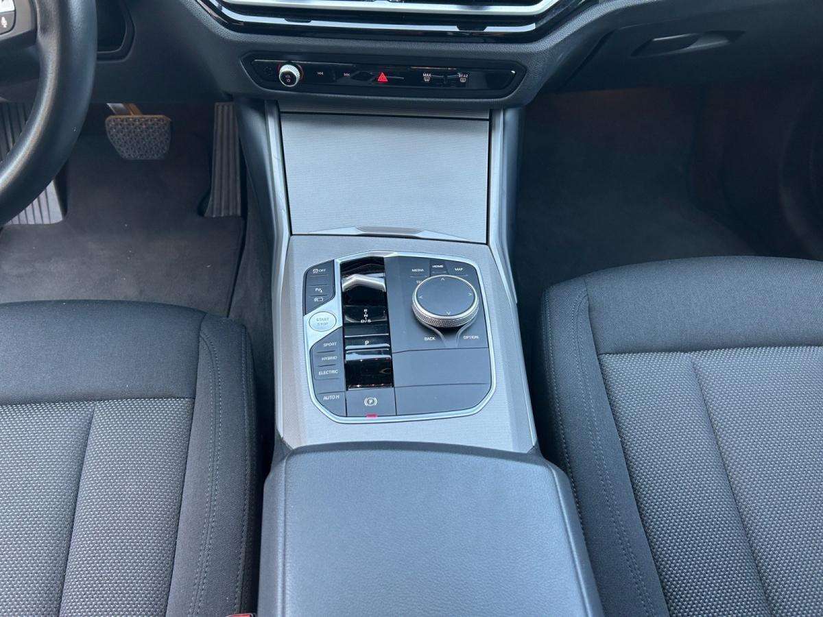bmw-serie-1-2025-gasolina-1499cc