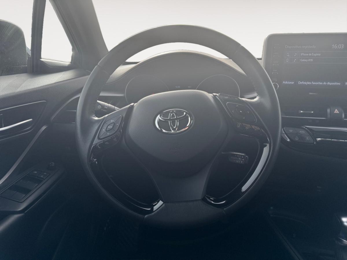 toyota-c-hr-2022-hibrido-a-gasolina-1798cc