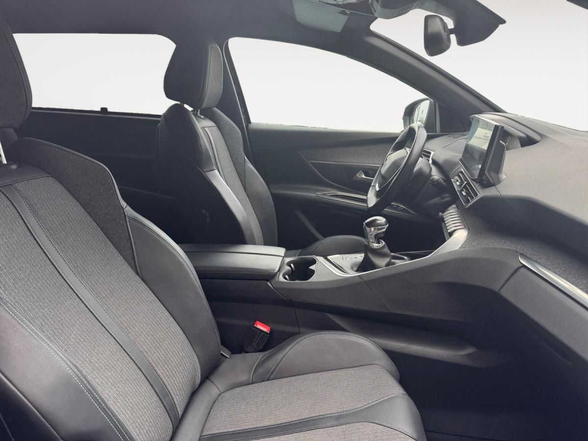 peugeot-5008-2023-gasolina-1199cc