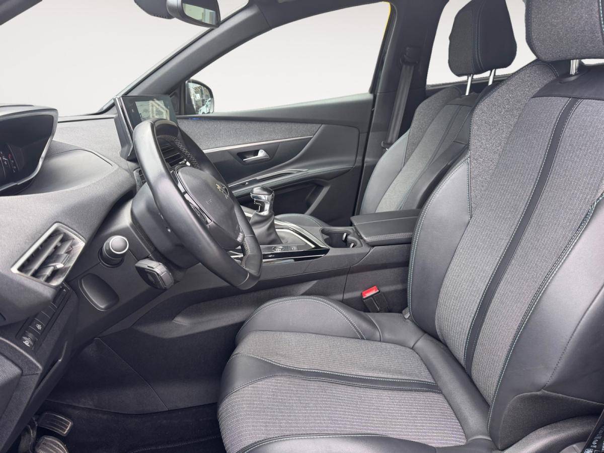 peugeot-5008-2023-gasolina-1199cc