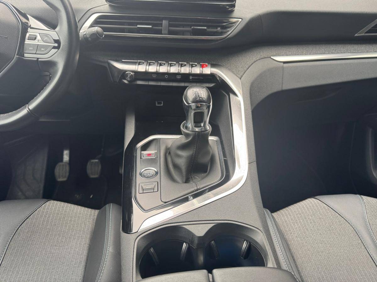 peugeot-5008-2023-gasolina-1199cc