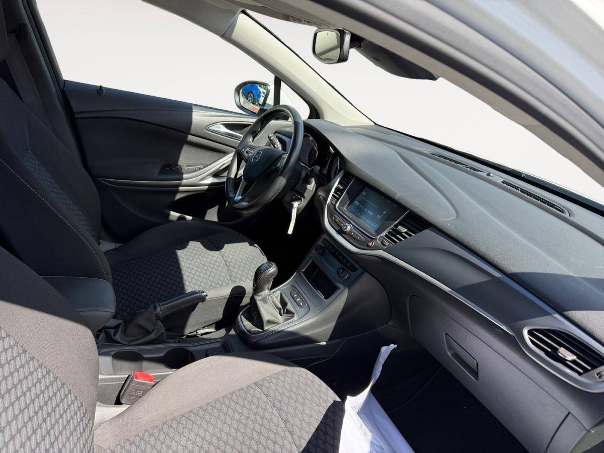 opel-astra-2020-diesel-1496cc