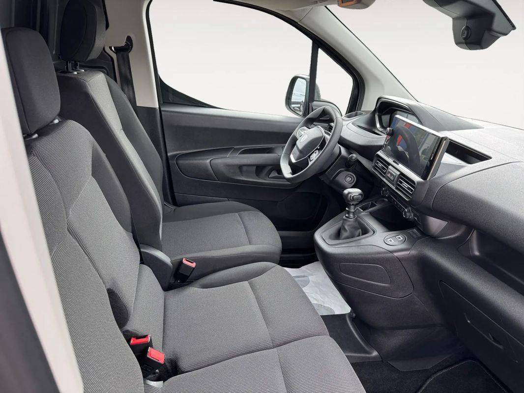 peugeot-partner-2024-diesel-1500cc